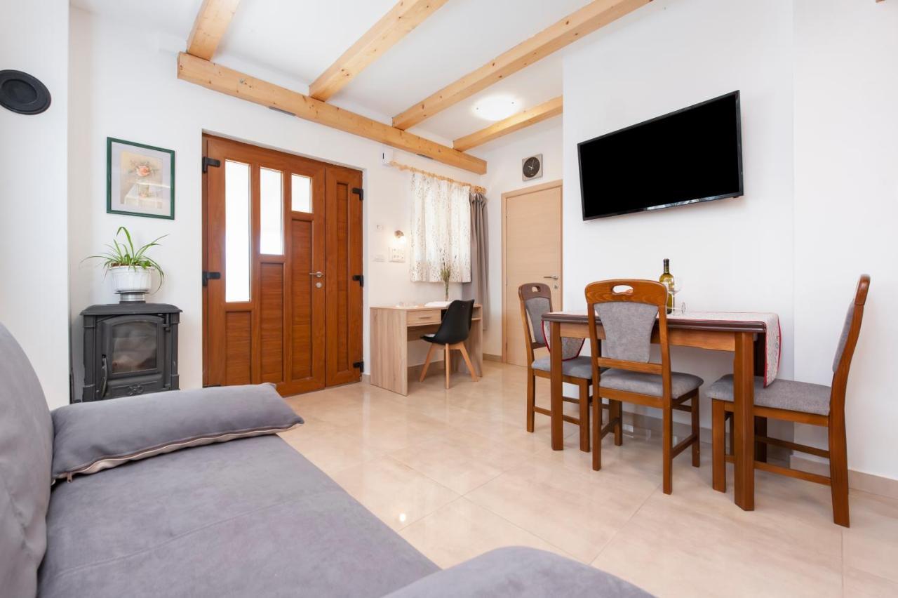 Casetta In Campagna Rovinj Exterior photo