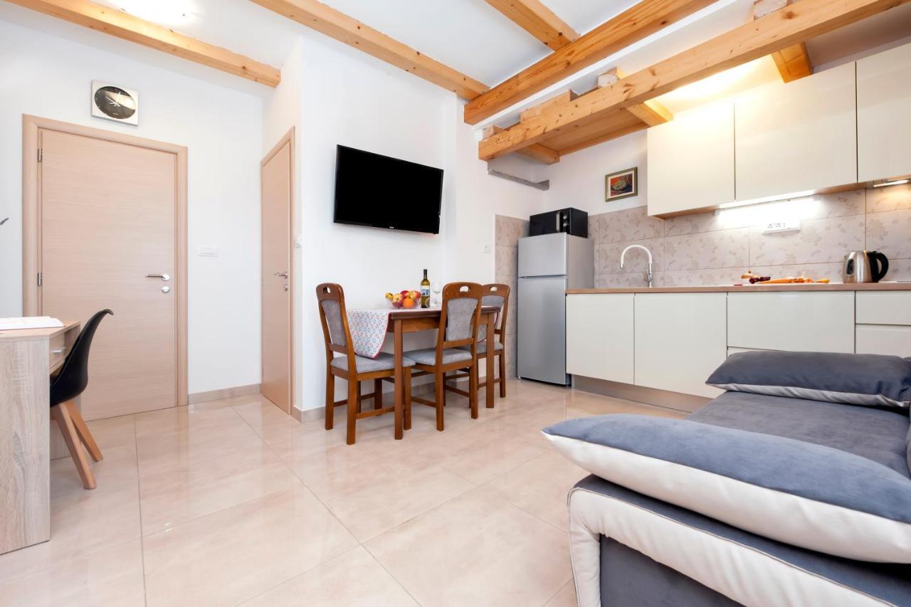 Casetta In Campagna Rovinj Exterior photo