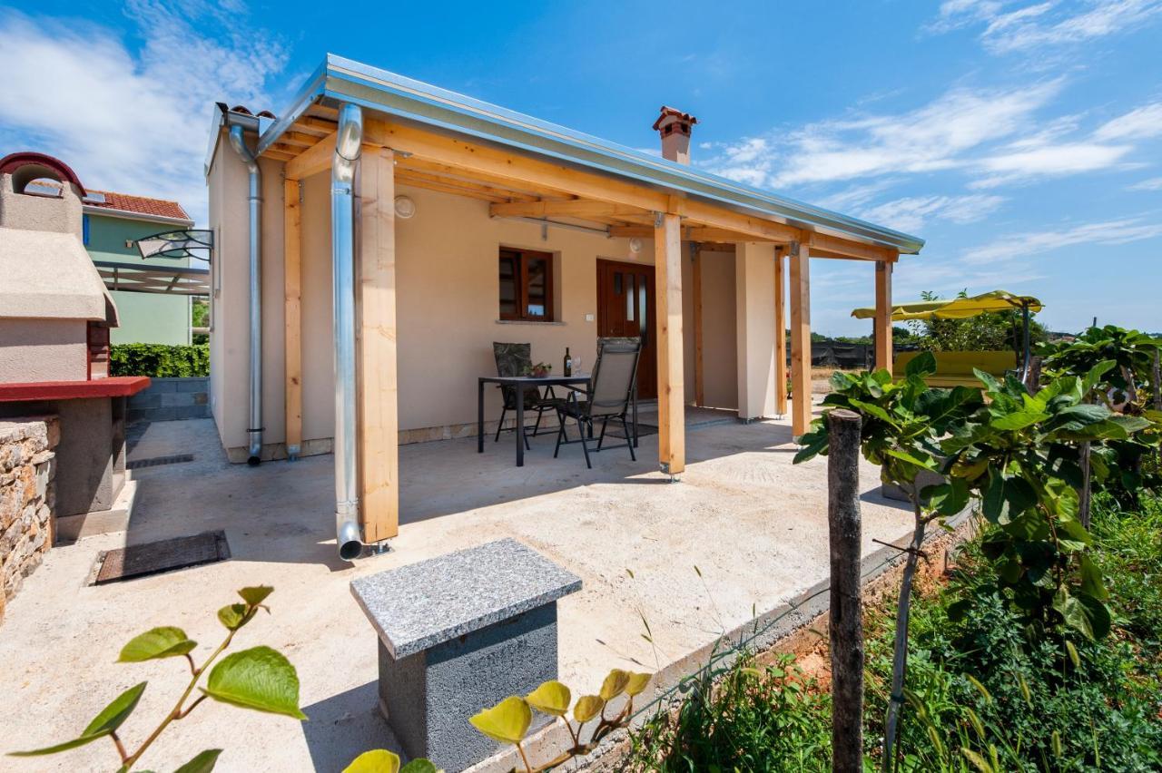 Casetta In Campagna Rovinj Exterior photo